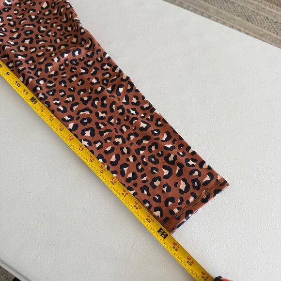 Fabletics Kessler High Waist Strappy Animal Print 7/8 Leggings Womens Large NEW - Picture 9 of 9